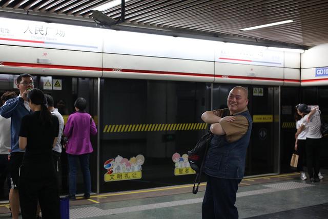 百度胖老师吧上海市公安局轨道交通分局石宇玉老师求救 微信抖音快手百度贴吧百科图片视 频知道搜索上海胖老 ...