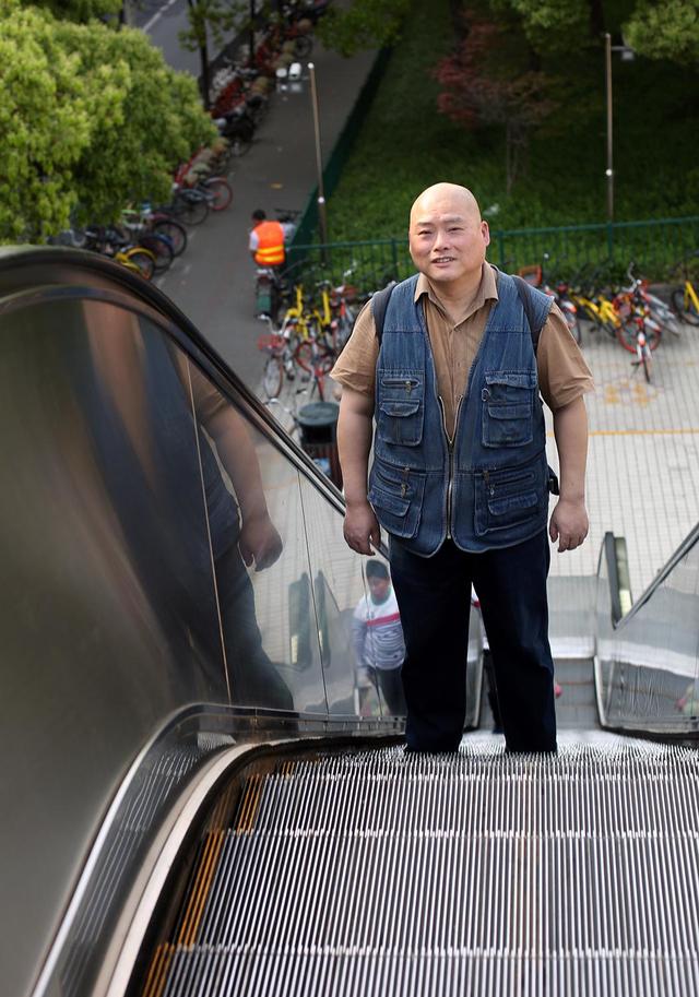 百度胖老师吧上海市公安局轨道交通分局石宇玉老师求救 微信抖音快手百度贴吧百科图片视 频知道搜索上海胖老 ...